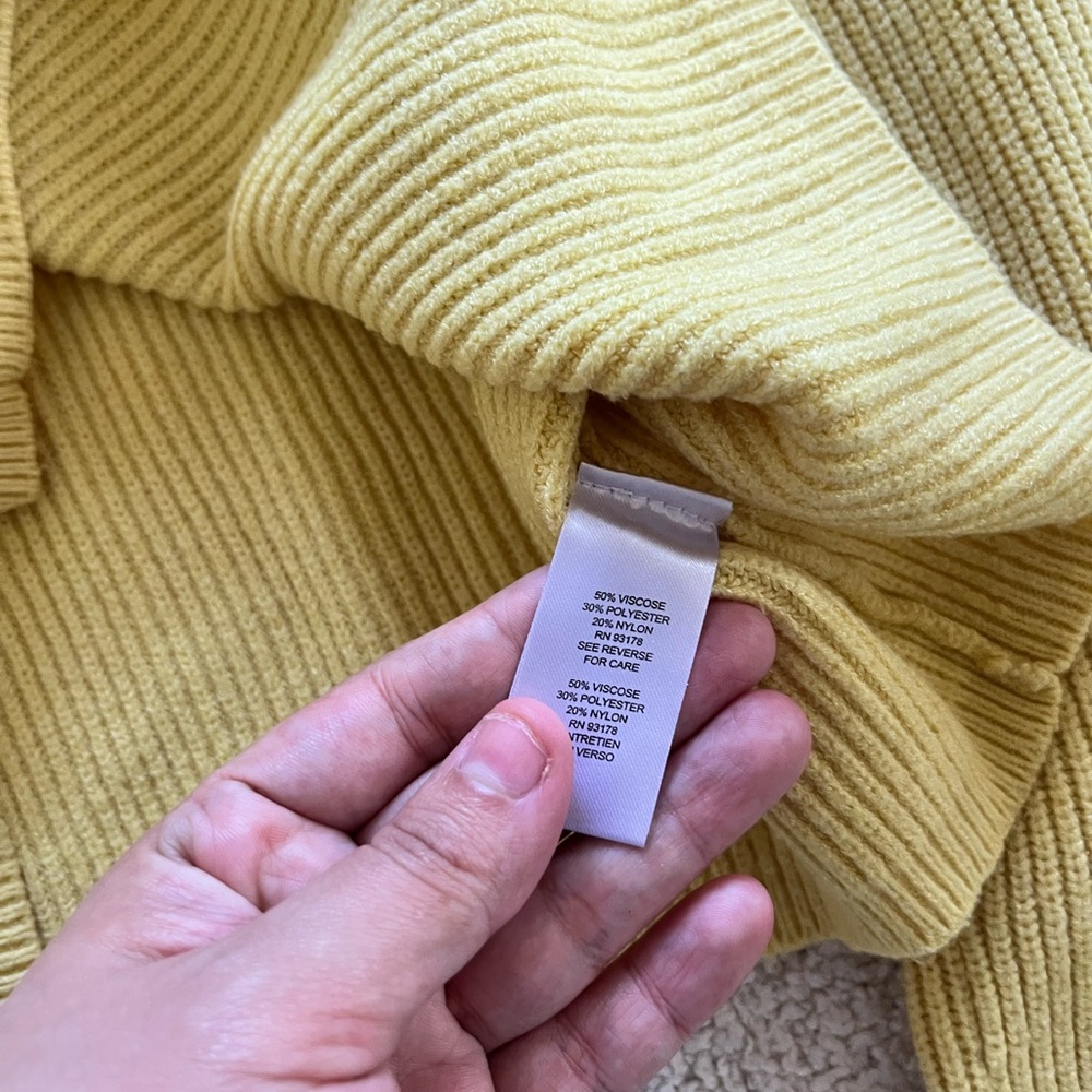 Tahari Yellow preppy retro  Ribbed Crew Neck Sweater M - Picture 3 of 7